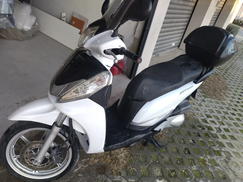 Honda Sh 300i-facelift, снимка 9 - Мотоциклети и мототехника - 53124304