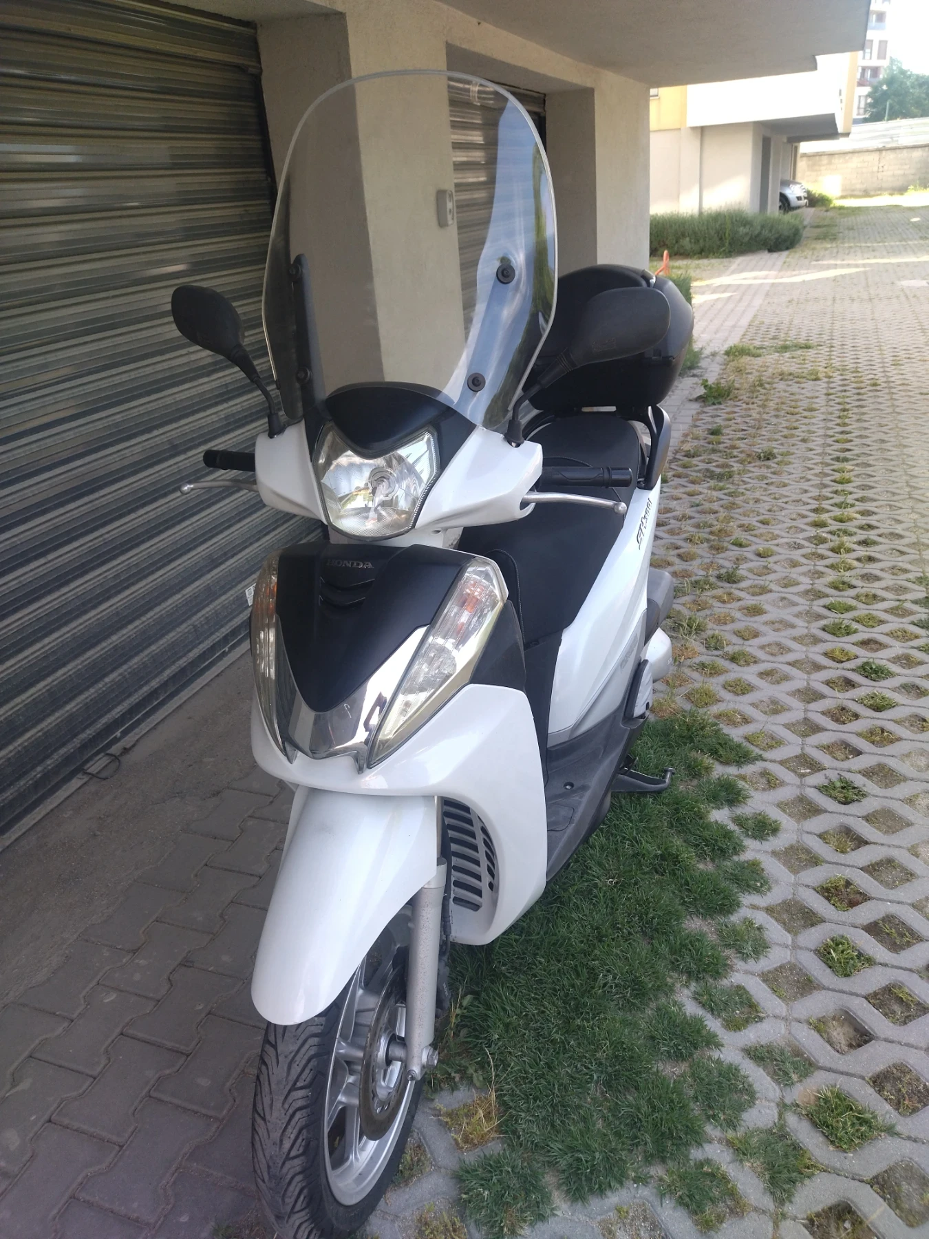 Honda Sh 300i-facelift, снимка 3 - Мотоциклети и мототехника - 54898304