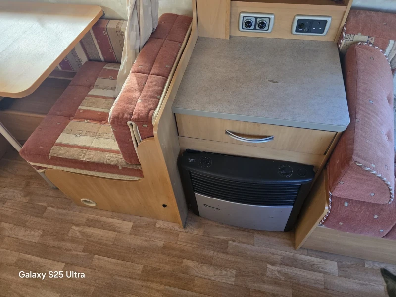 Каравана Swift Celeste, снимка 10 - Каравани и кемпери - 53510877