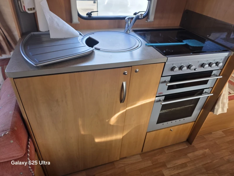 Каравана Swift Celeste, снимка 9 - Каравани и кемпери - 53510877