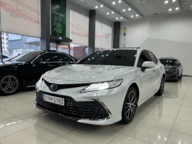 Toyota Camry (Xv70) 2.5 Xle Hybrid, снимка 1