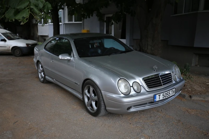 Mercedes-Benz CLK 55 AMG, снимка 3 - Автомобили и джипове - 47041783