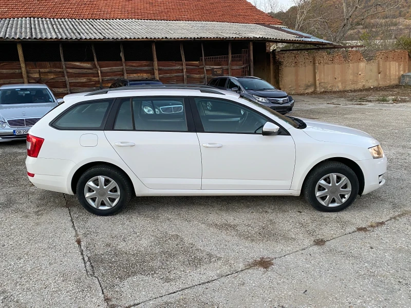 Skoda Octavia 1.6 TDI, снимка 8 - Автомобили и джипове - 47868400