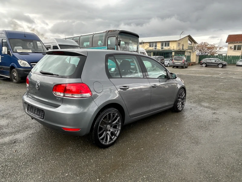 VW Golf 1.6TDI, снимка 5 - Автомобили и джипове - 48754413