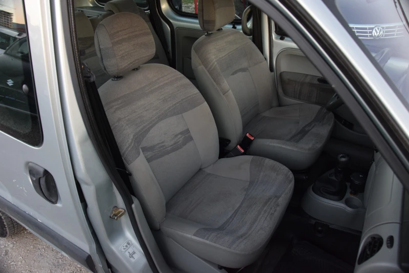 Renault Kangoo 1.6 Газ/Бензин, снимка 13 - Автомобили и джипове - 48757074