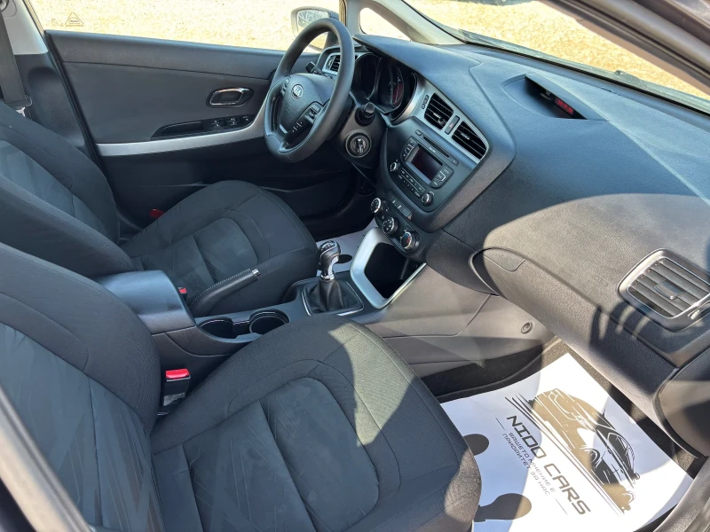 Kia Ceed 1.6 CRDI, снимка 11 - Автомобили и джипове - 51408167