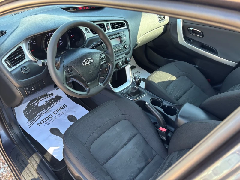 Kia Ceed 1.6 CRDI, снимка 9 - Автомобили и джипове - 51408167