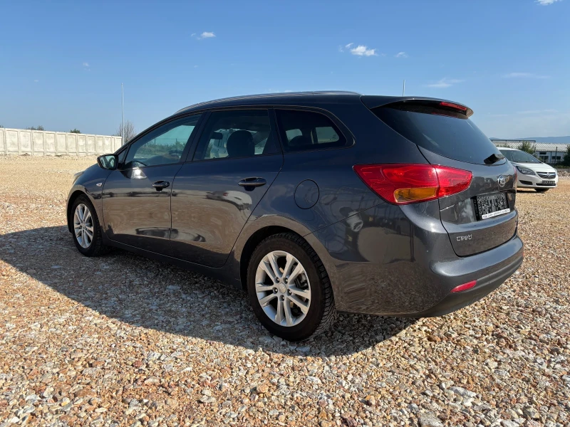 Kia Ceed 1.6 CRDI, снимка 5 - Автомобили и джипове - 51408167