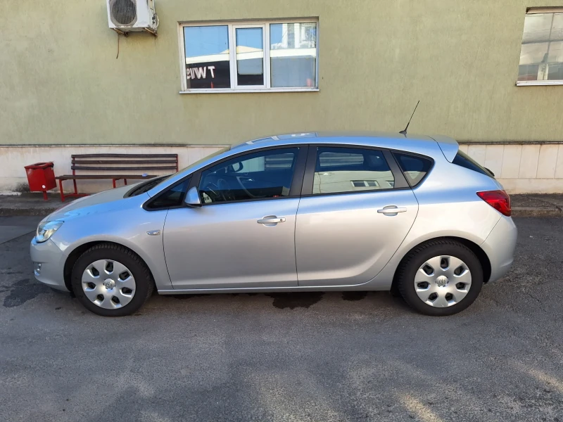 Opel Astra 1.4 i, снимка 3 - Автомобили и джипове - 51618958