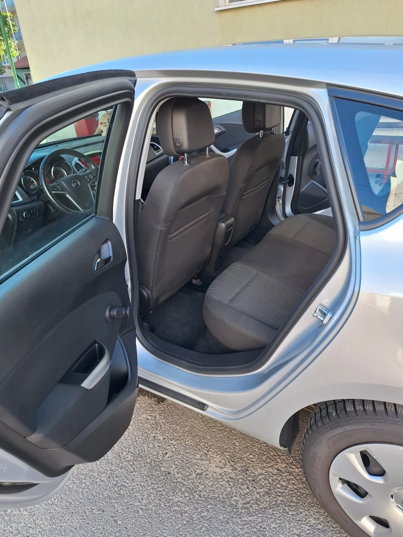 Opel Astra 1.4 i, снимка 10 - Автомобили и джипове - 51618958