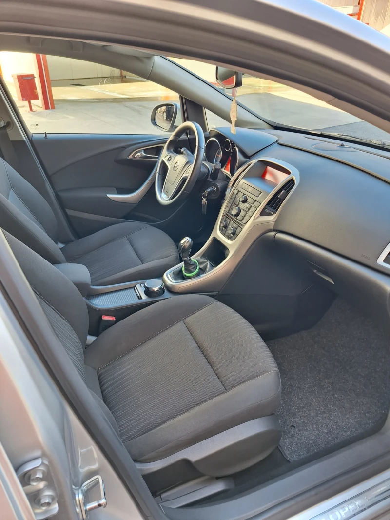 Opel Astra 1.4 i, снимка 7 - Автомобили и джипове - 51618958