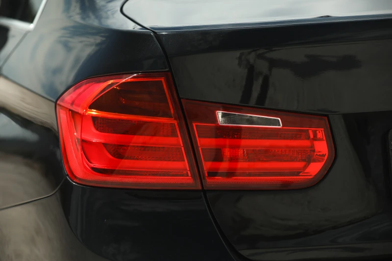 BMW 318 318D Luxury line , снимка 10 - Автомобили и джипове - 51866521