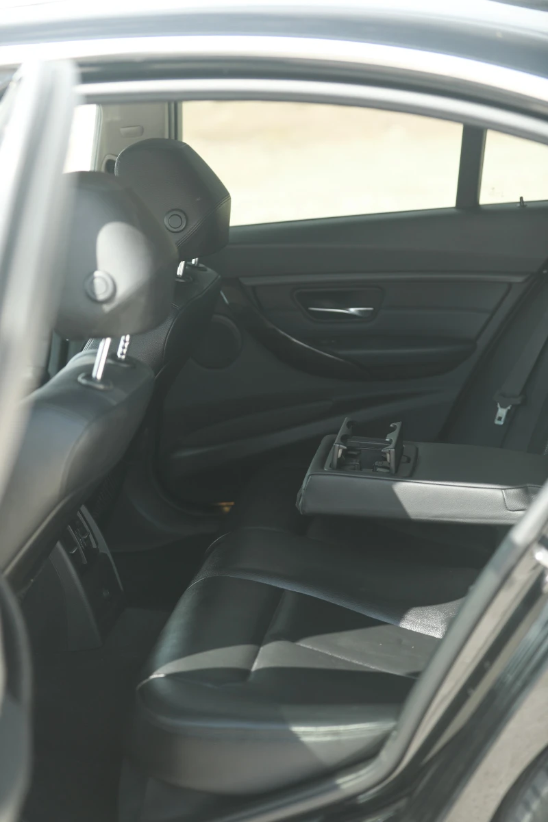 BMW 318 318D Luxury line , снимка 15 - Автомобили и джипове - 51866521