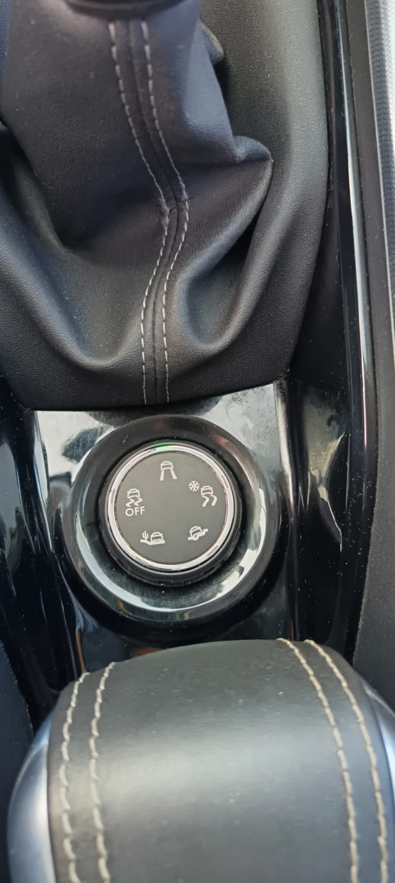 Peugeot 2008 1.6 Hdi * Италия * TOP , снимка 13 - Автомобили и джипове - 52143744