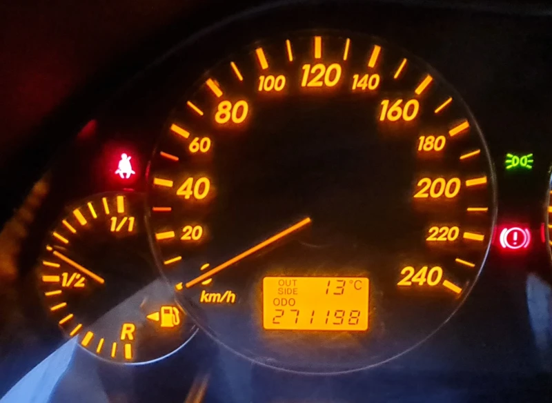 Toyota Avensis T25 1ZZFE, снимка 6 - Автомобили и джипове - 52617773