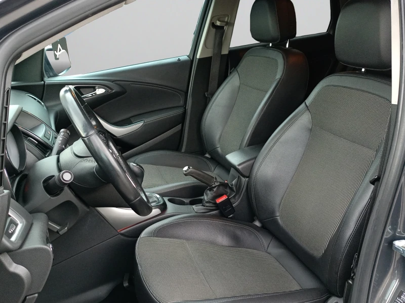 Opel Astra 1.4 120 hP , снимка 10 - Автомобили и джипове - 53008902