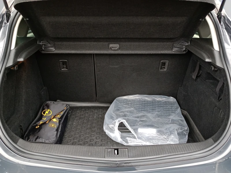 Opel Astra 1.4 120 hP , снимка 9 - Автомобили и джипове - 53008902