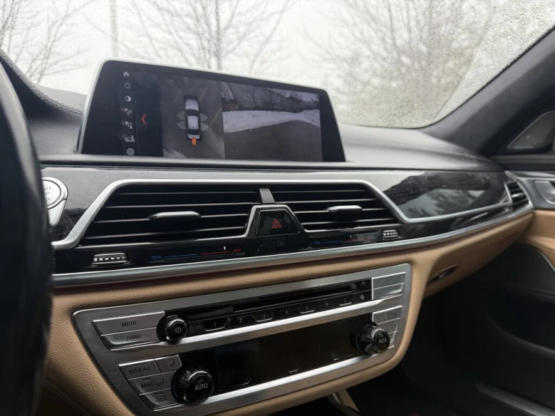 BMW 750 i* XDRIVE* MPACK* HARMAN/KARDON* 360 CAM* HEAD-UP, снимка 9 - Автомобили и джипове - 53599598