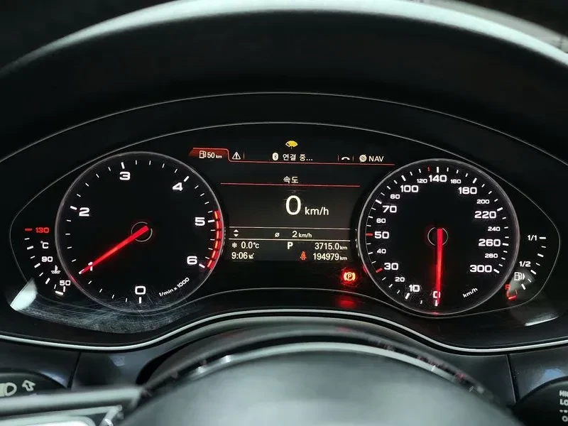 Audi A6 2.0 TDI, снимка 15 - Автомобили и джипове - 53685962