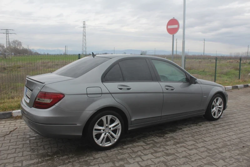 Mercedes-Benz C 220, снимка 2 - Автомобили и джипове - 54799609