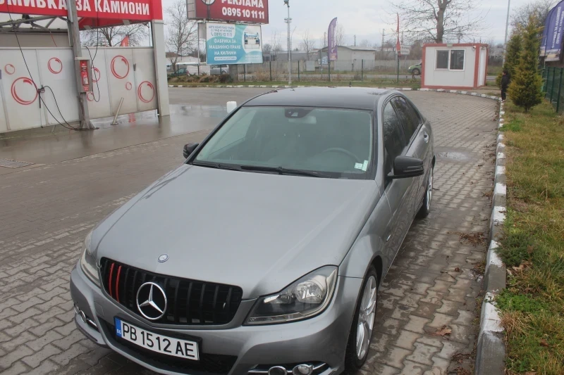 Mercedes-Benz C 220, снимка 7 - Автомобили и джипове - 54799609