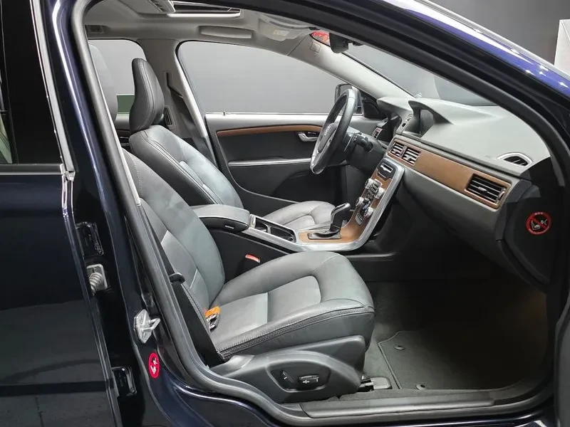 Volvo Xc70 D4 3Rd Generation, снимка 11 - Автомобили и джипове - 55376540