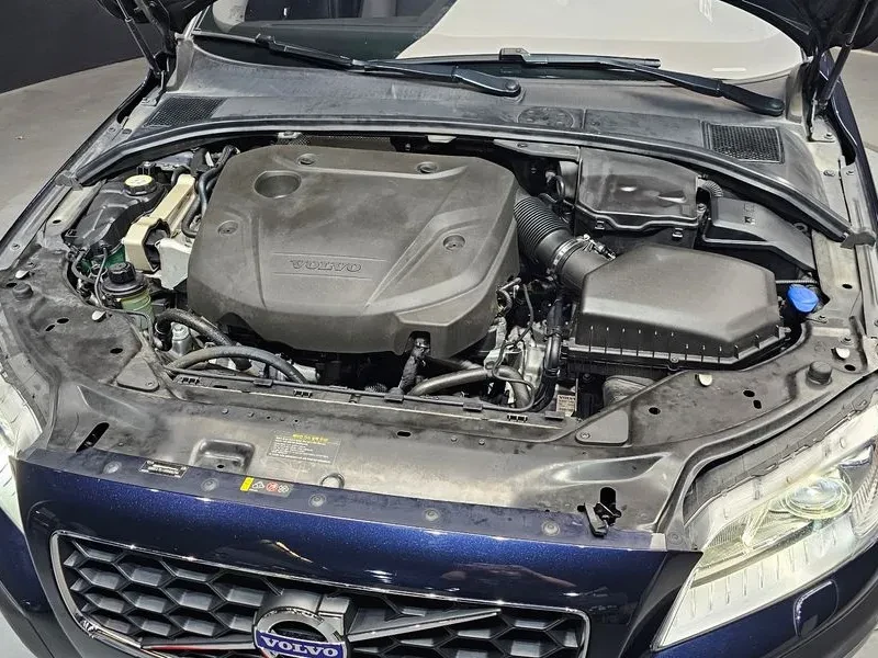 Volvo Xc70 D4 3Rd Generation, снимка 6 - Автомобили и джипове - 55376540