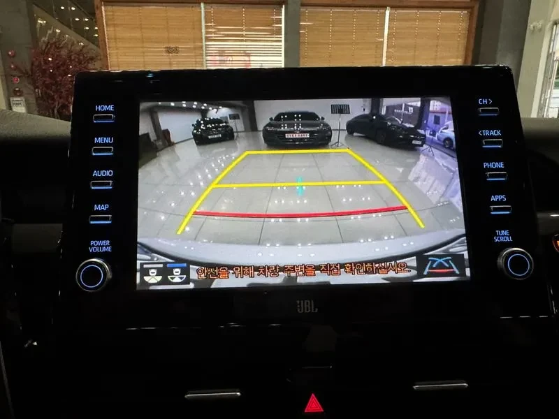 Toyota Camry (Xv70) 2.5 Xle Hybrid, снимка 13 - Автомобили и джипове - 56289412