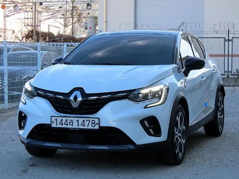 Renault Captur 1.3 TCE EDITION, снимка 2 - Автомобили и джипове - 56294285