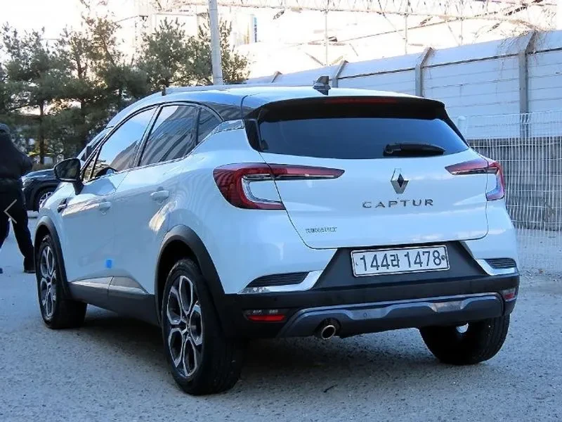 Renault Captur 1.3 TCE EDITION, снимка 3 - Автомобили и джипове - 56294285
