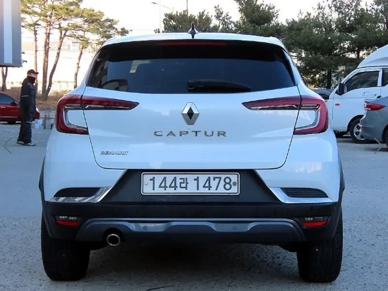 Renault Captur 1.3 TCE EDITION, снимка 4 - Автомобили и джипове - 56294285
