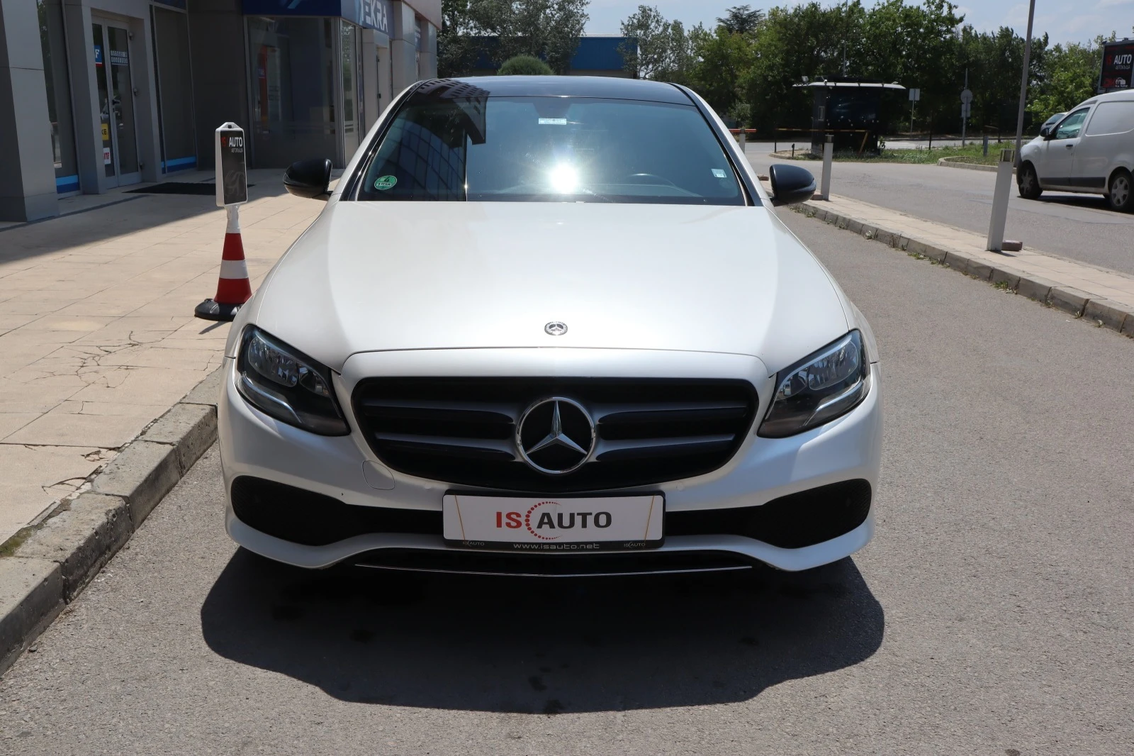 Mercedes-Benz E 220 Burmester/Подгрев/Klimatornik - изображение 2