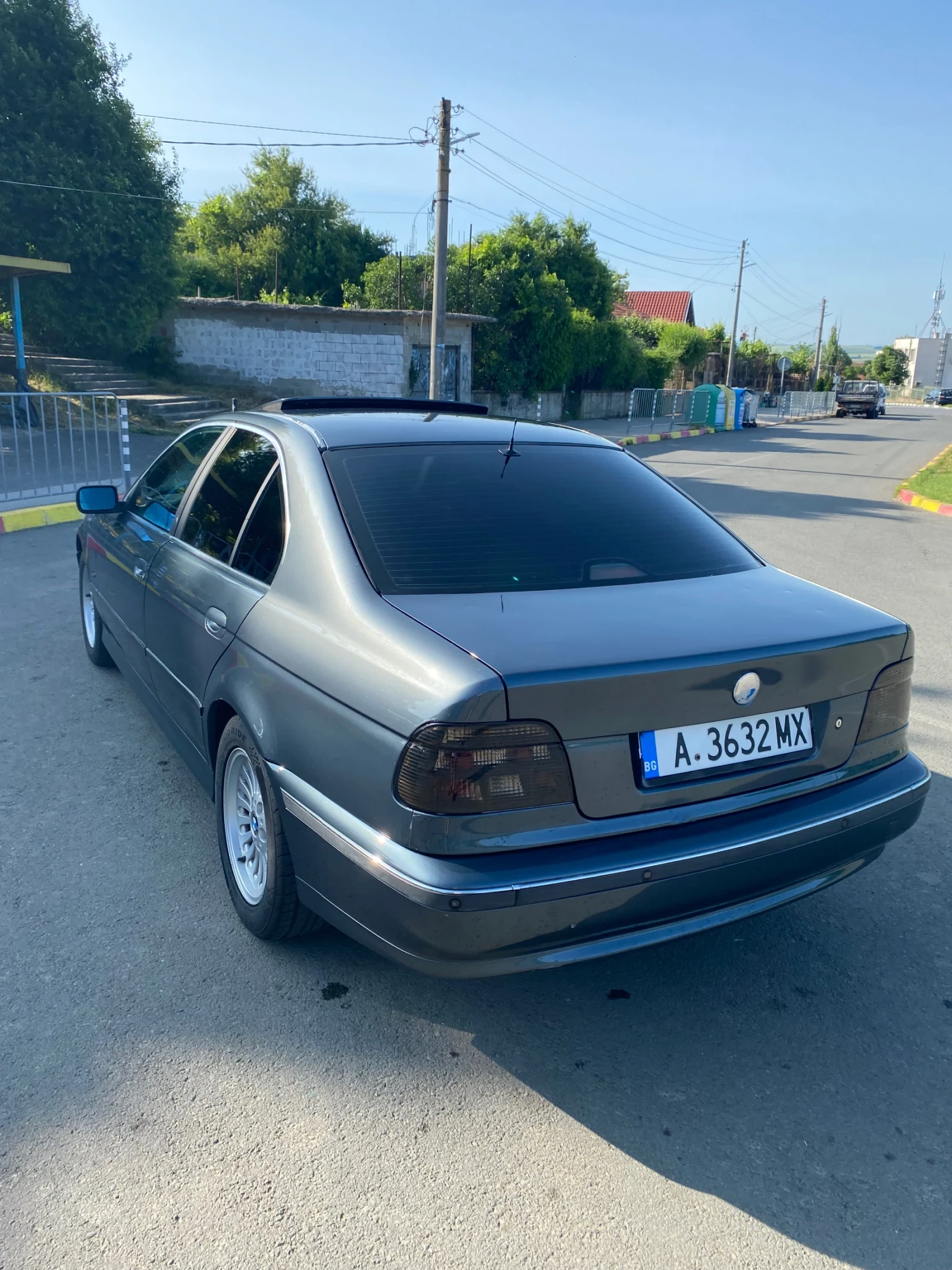 BMW 520 520i - изображение 4
