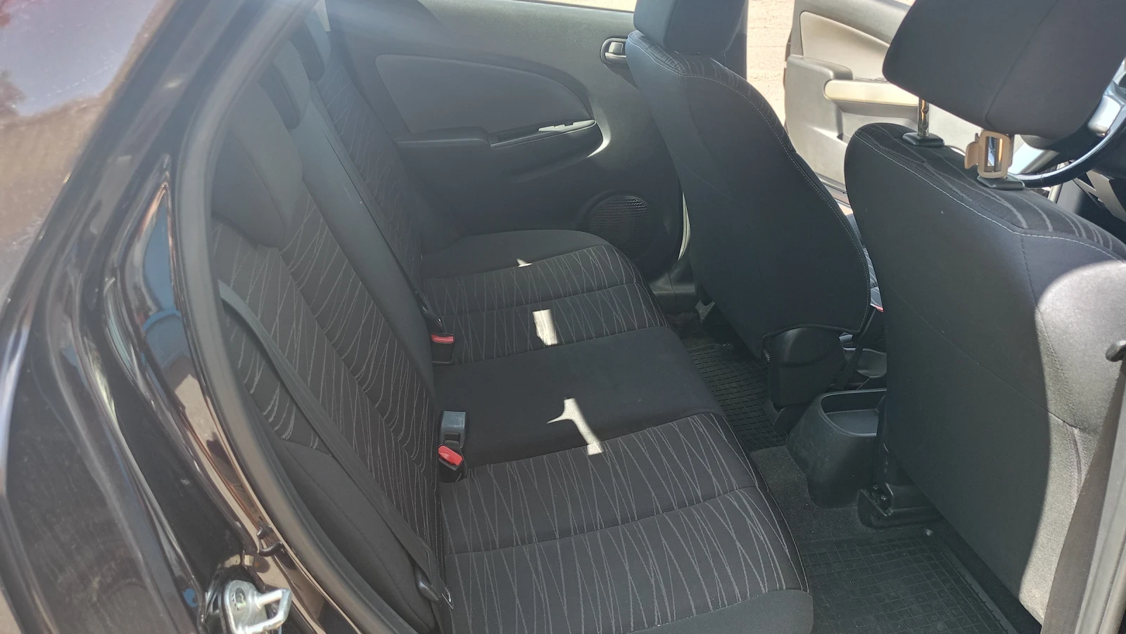 Mazda 2  - изображение 8