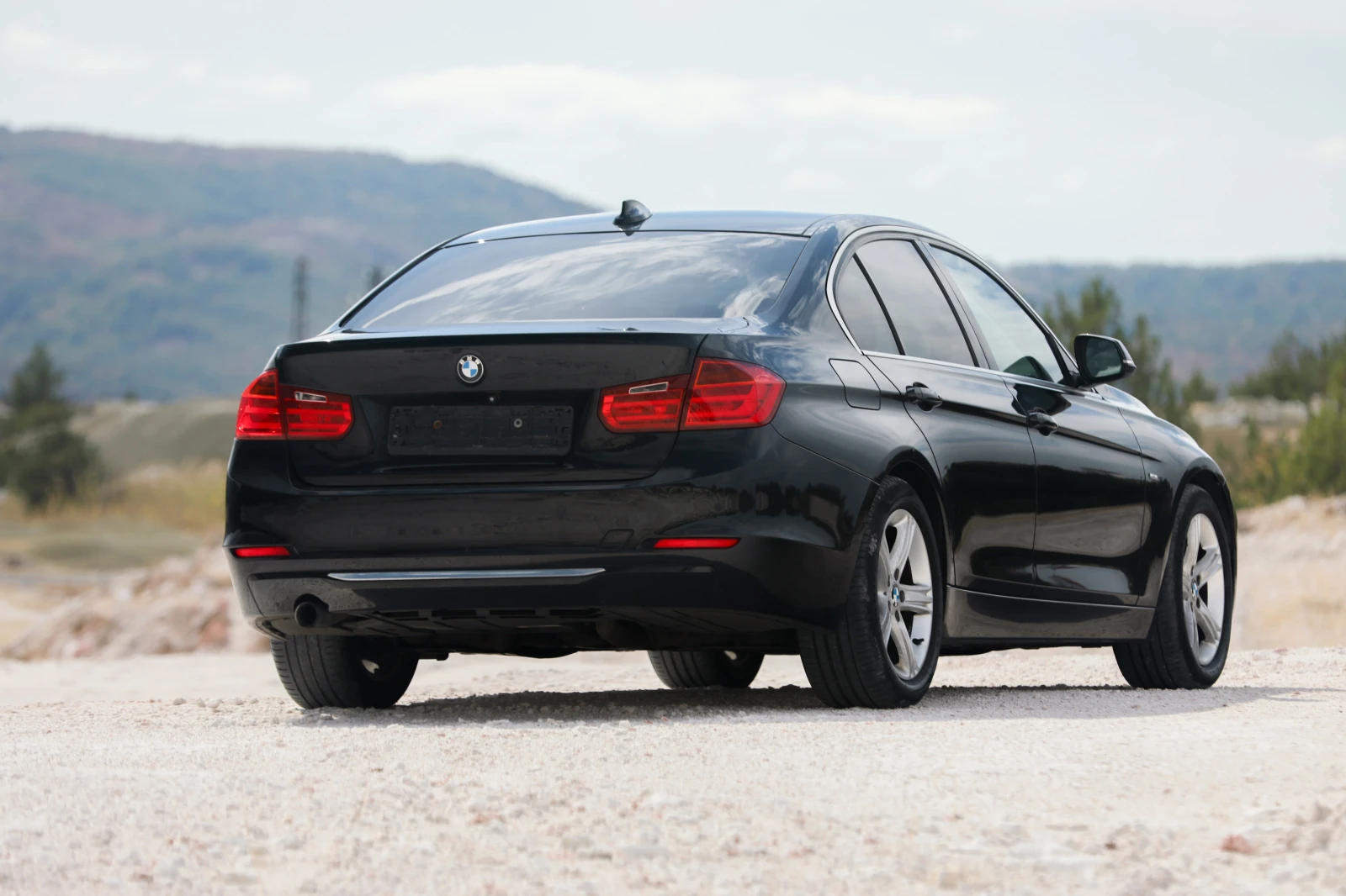 BMW 318 318D Luxury line  - изображение 7