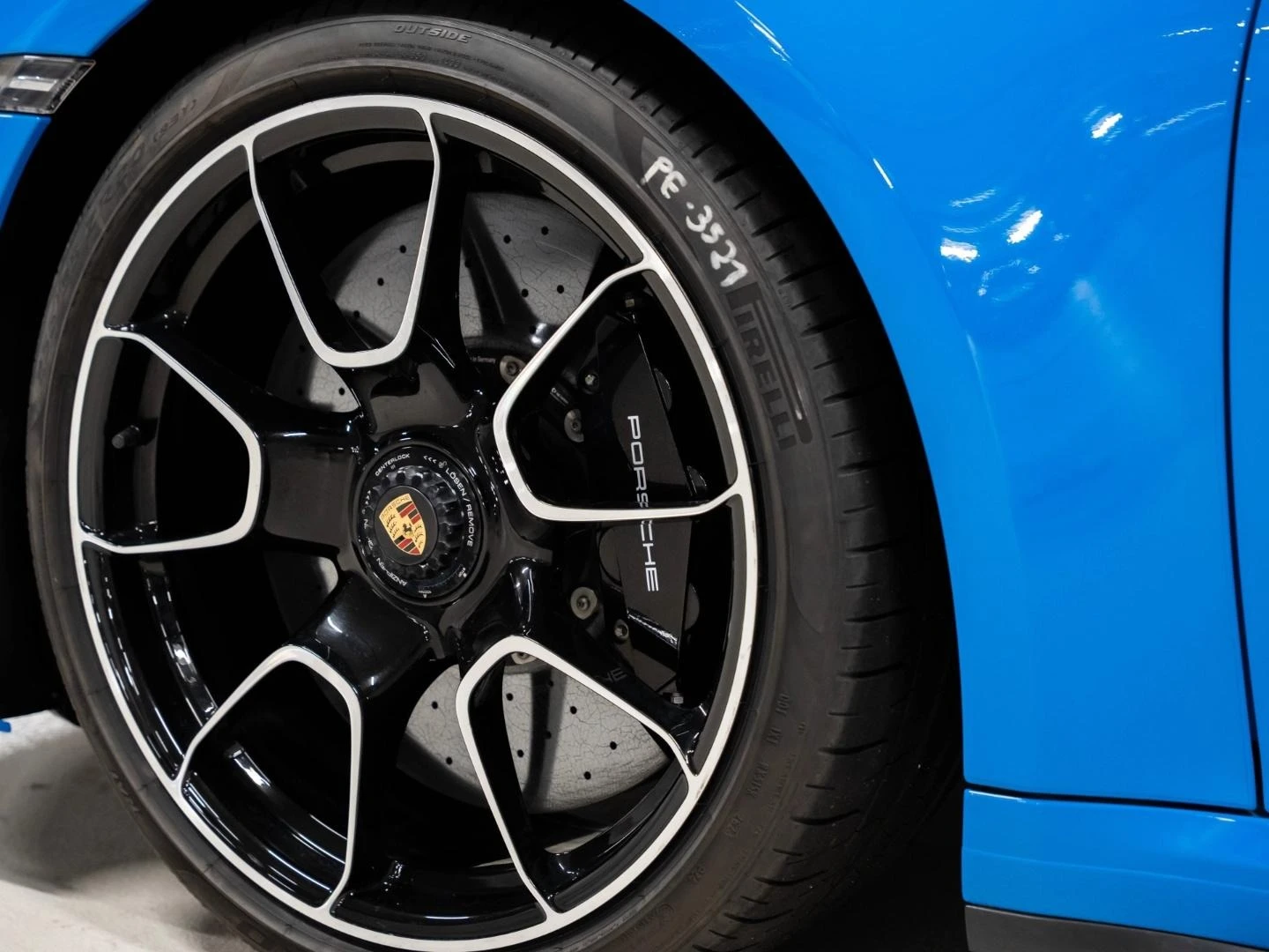 Porsche 911 992 TURBO S COUPE/CERAMIC/CARBON/BURM/SPORT CHRONO - изображение 5