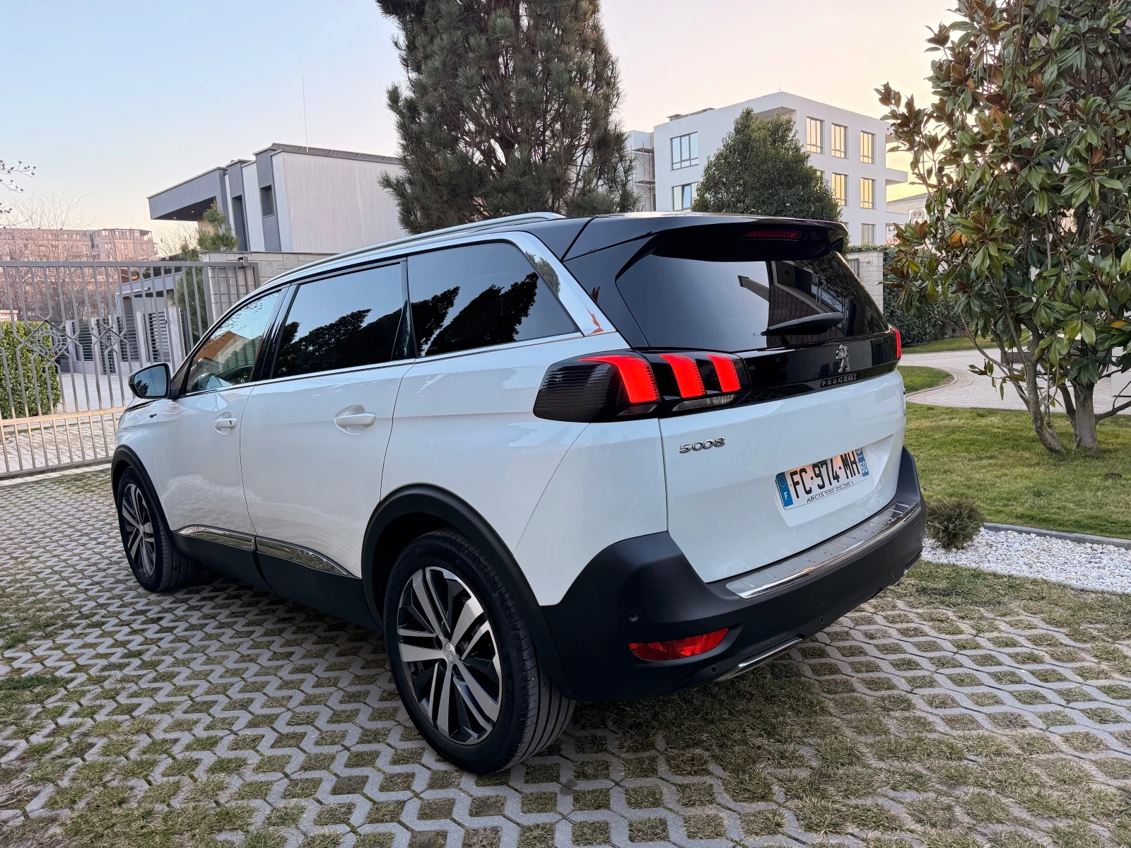 Peugeot 5008 2.0 Blue-HDi* EXCLUSIVE* PANORAMA - изображение 3