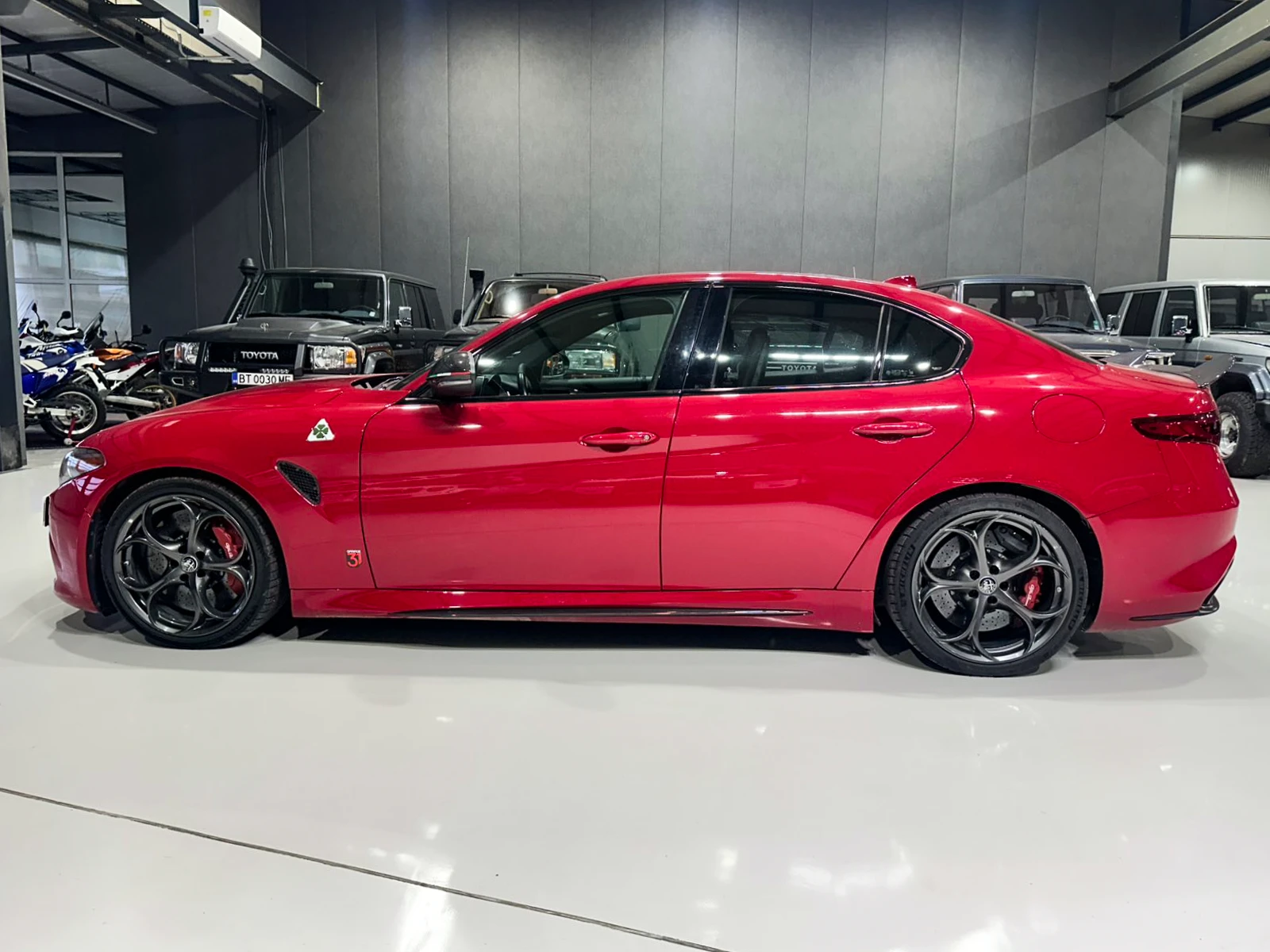 Alfa Romeo Giulia Quadrifoglio - изображение 4