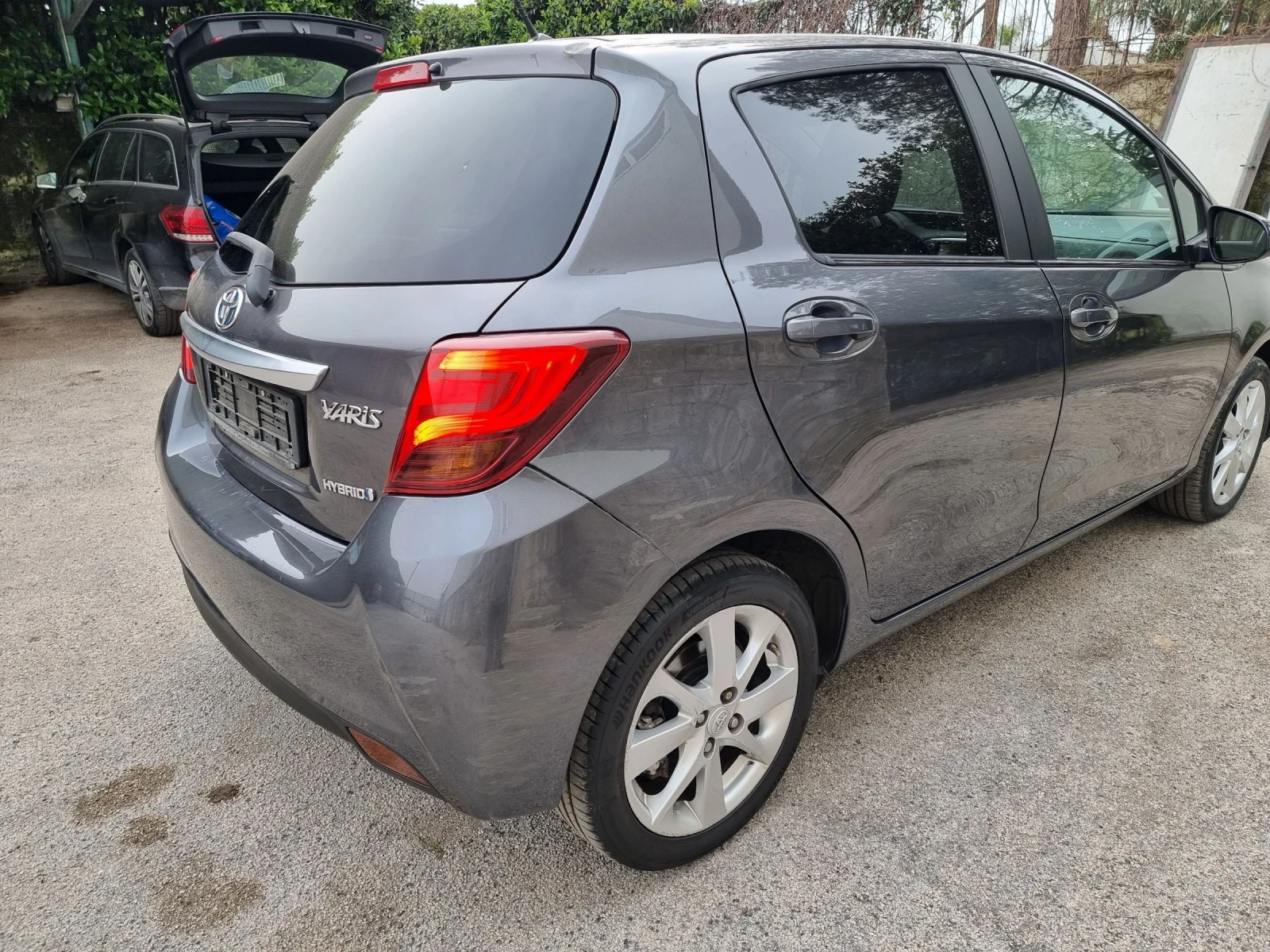 Toyota Yaris 1.5 Hybrid/panorama, снимка 3 - Автомобили и джипове - 53743345