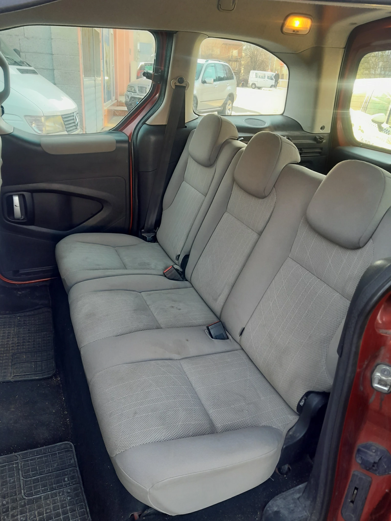 Peugeot Partner 1.6 HDi, снимка 10 - Автомобили и джипове - 53782680