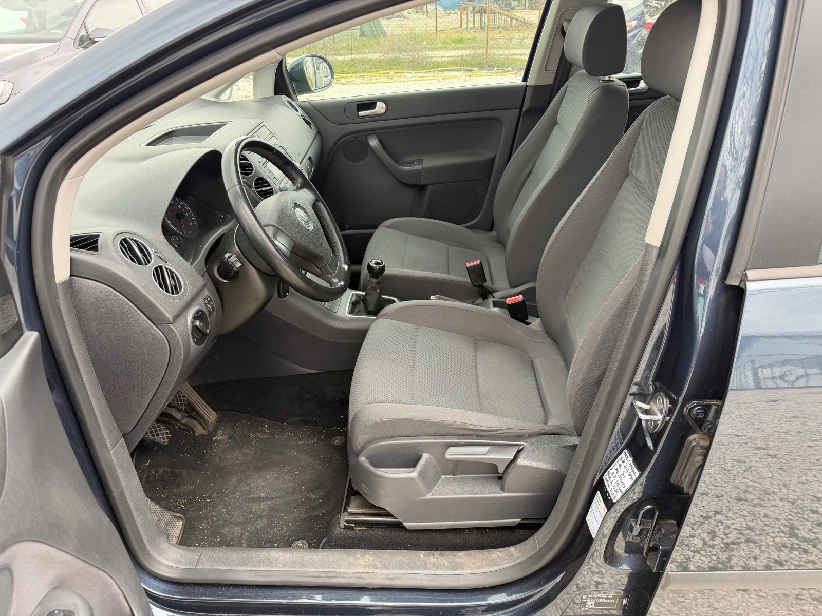 VW Golf Plus 1.6i, снимка 11 - Автомобили и джипове - 53914269