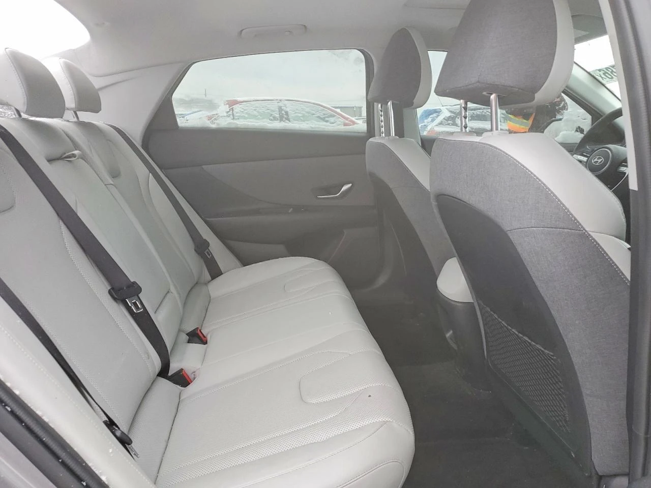 Hyundai Elantra * Limited* , снимка 9 - Автомобили и джипове - 54366137