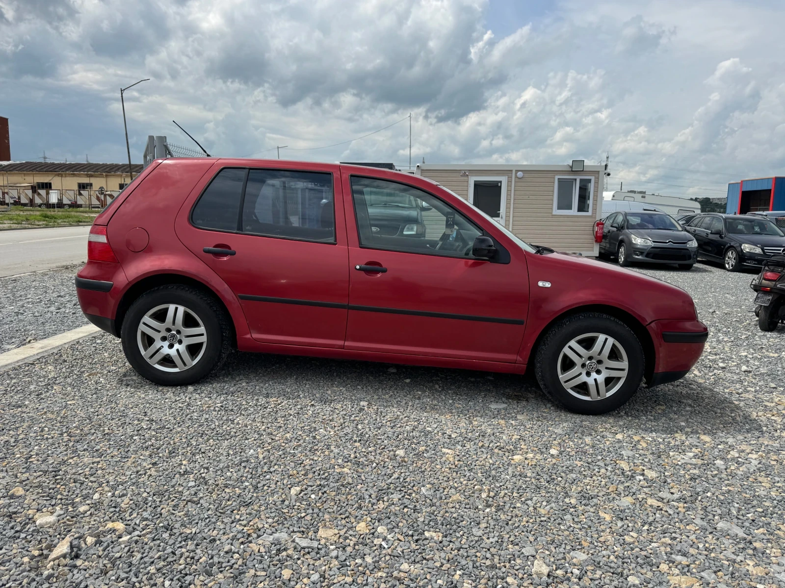 VW Golf 1.9TDI KLIMATIK, снимка 2 - Автомобили и джипове - 54739599
