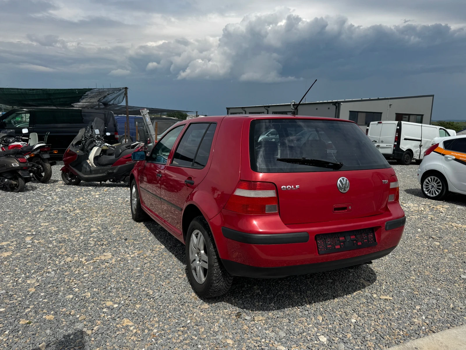 VW Golf 1.9TDI KLIMATIK, снимка 5 - Автомобили и джипове - 54739599