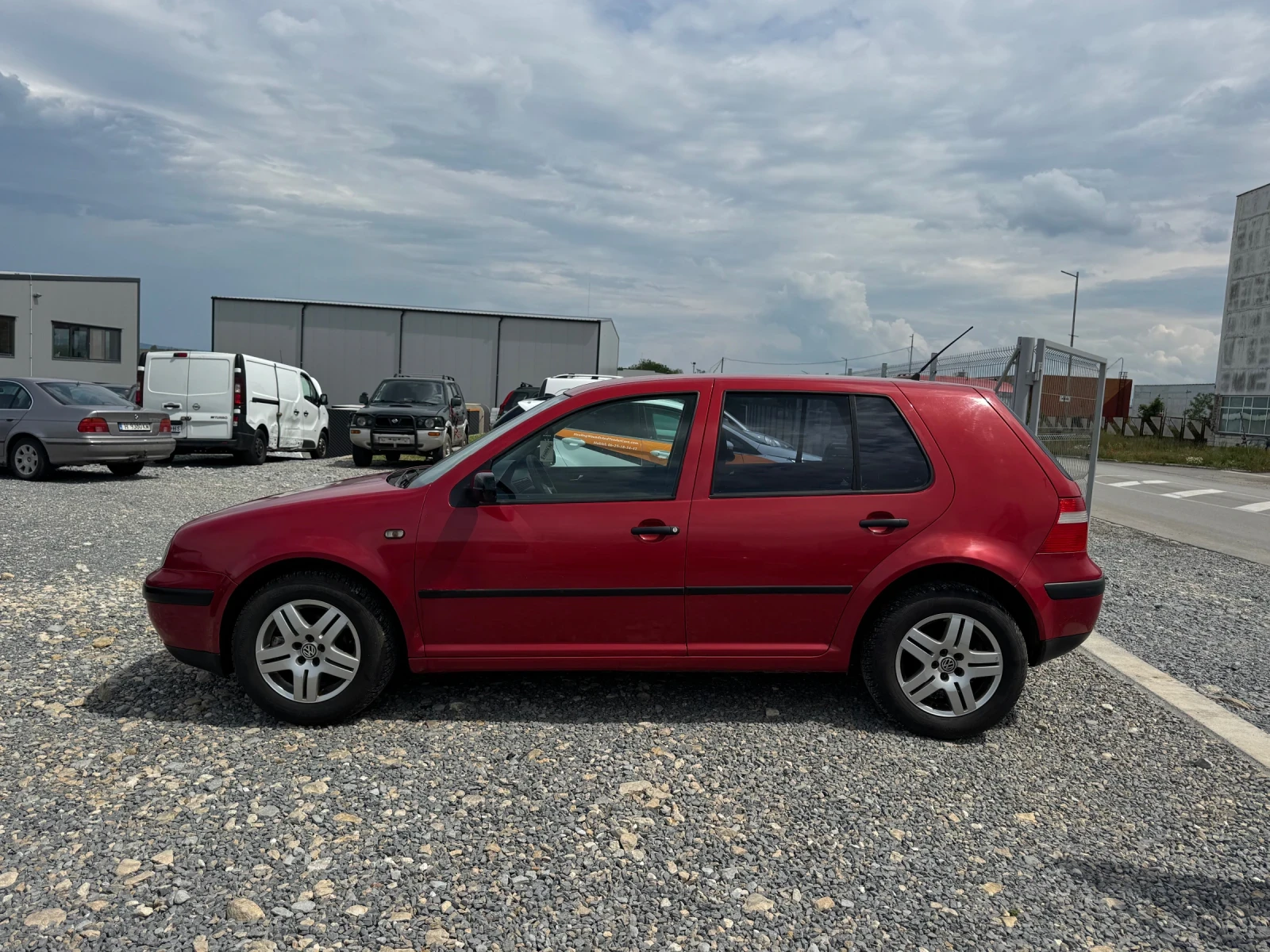 VW Golf 1.9TDI KLIMATIK, снимка 6 - Автомобили и джипове - 54739599