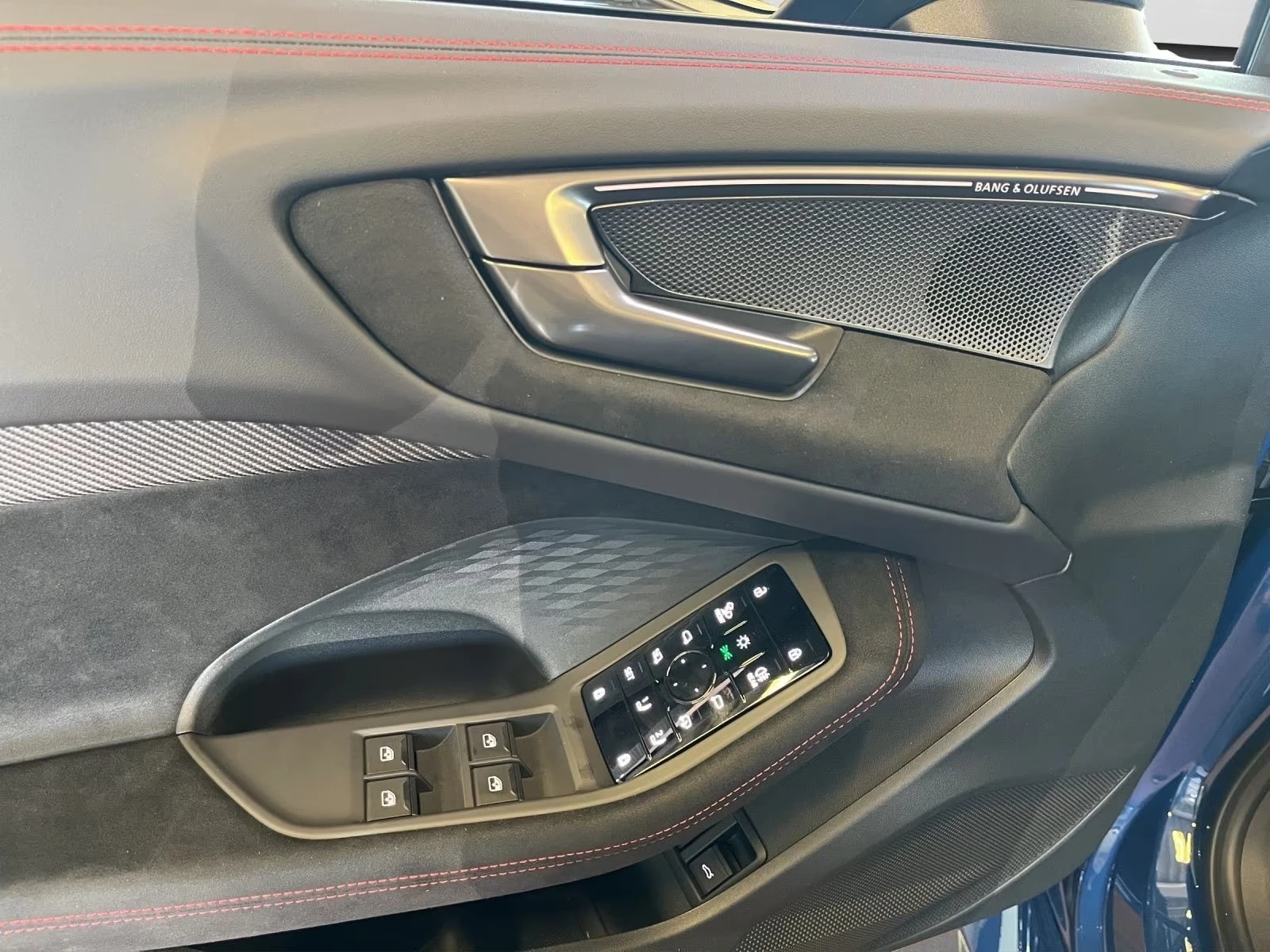 Audi Rs5 AVANT * NEW 2026* PLUG-IN HYBRID KERAMIK CARBON B&, снимка 12 - Автомобили и джипове - 54812208