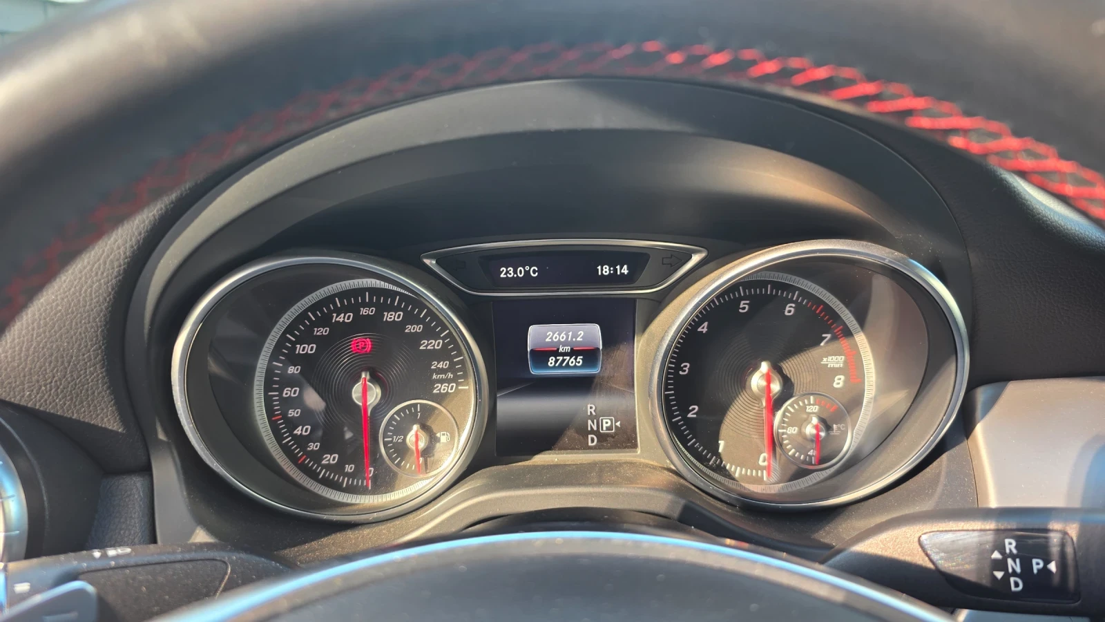 Mercedes-Benz CLA 180 GLA, снимка 9 - Автомобили и джипове - 54838465