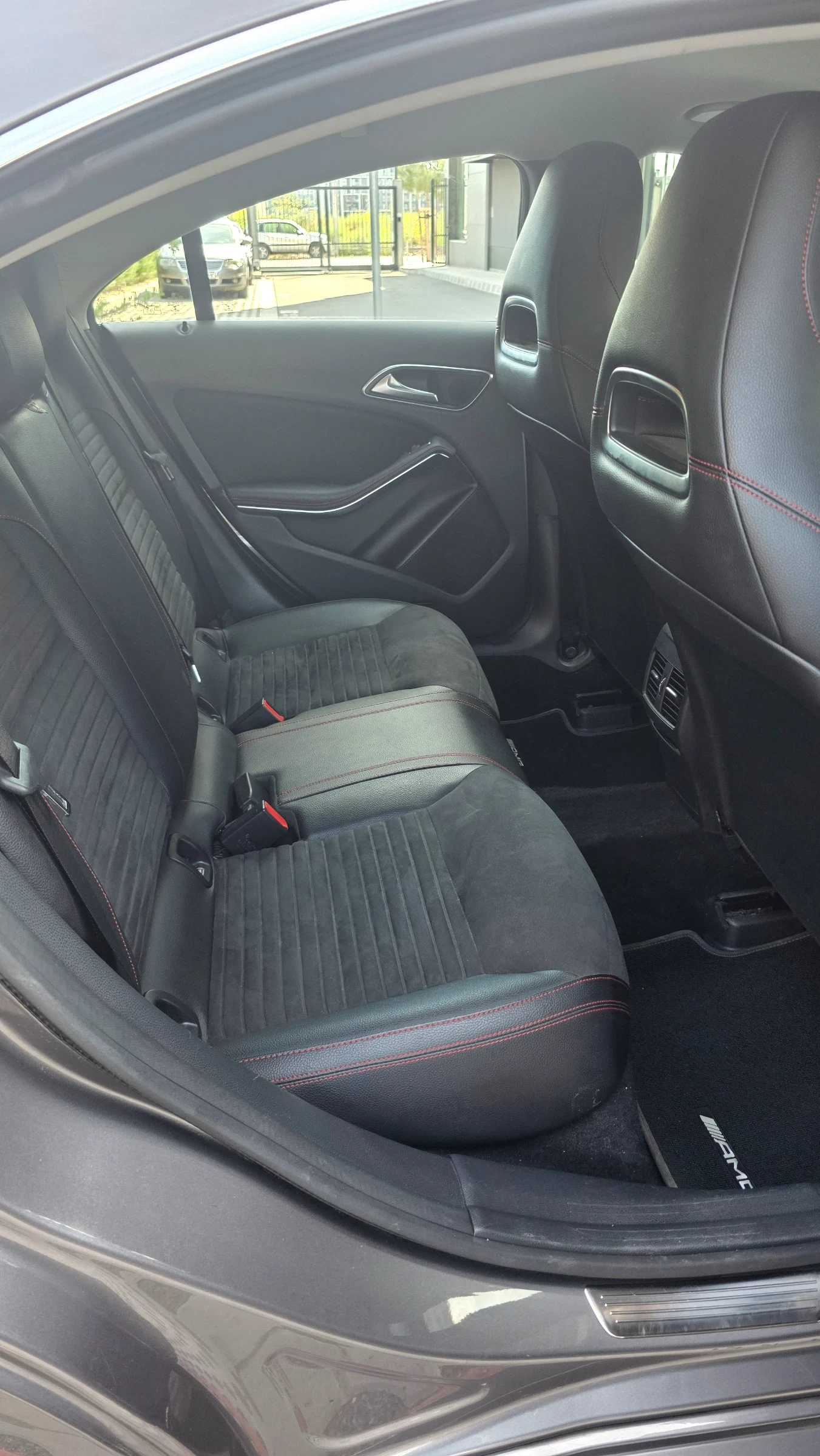 Mercedes-Benz CLA 180 GLA, снимка 15 - Автомобили и джипове - 54838465
