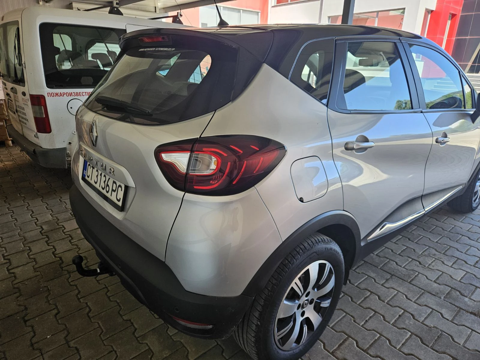 Renault Captur, снимка 4 - Автомобили и джипове - 55108629