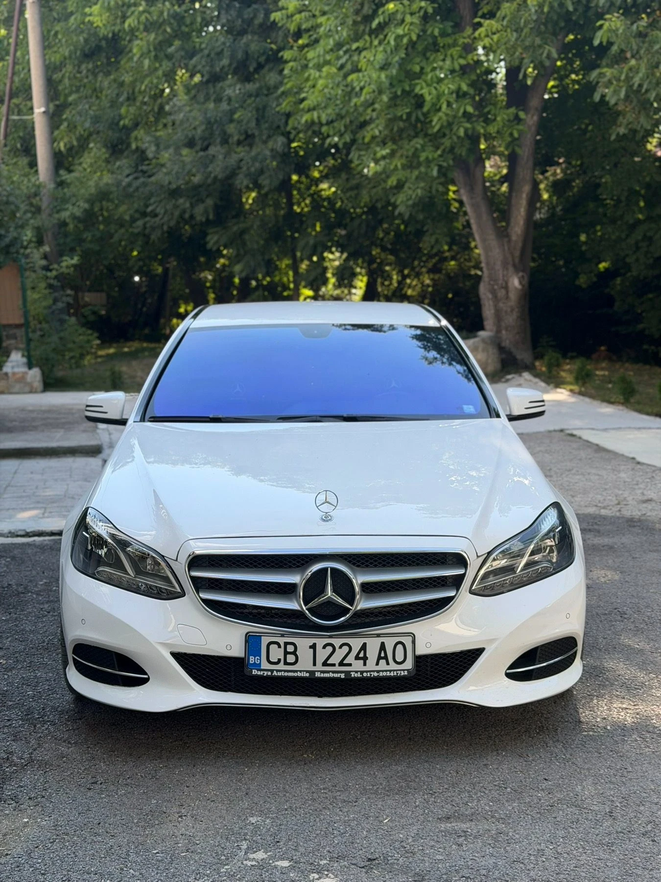Mercedes-Benz E 220, снимка 3 - Автомобили и джипове - 55579099
